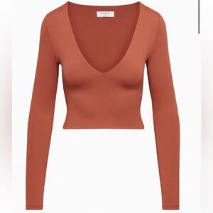 Aritzia Contour V Neck Long Sleeve Top size Medium in chocolate opal